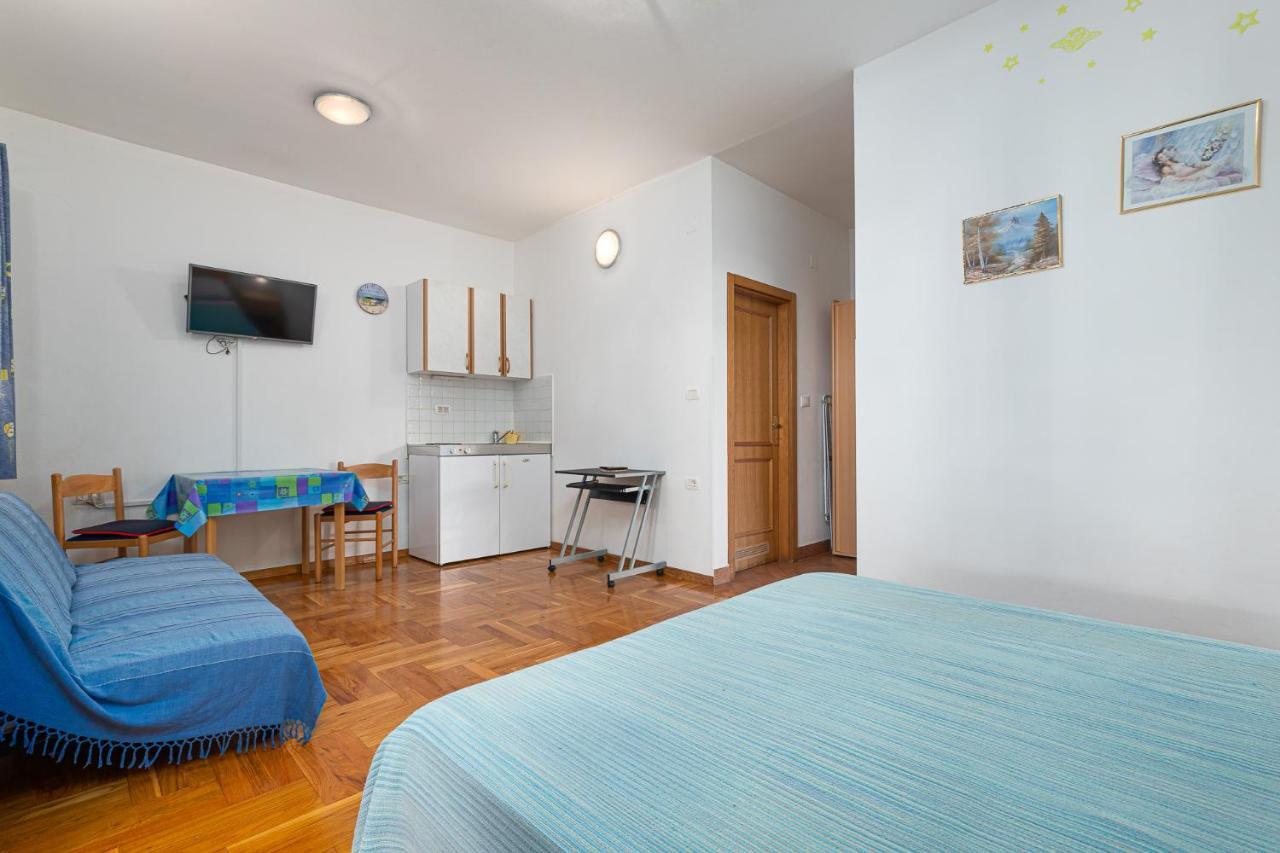 House Laura 200M From The Beach And The Center Apartment Porec Bagian luar foto