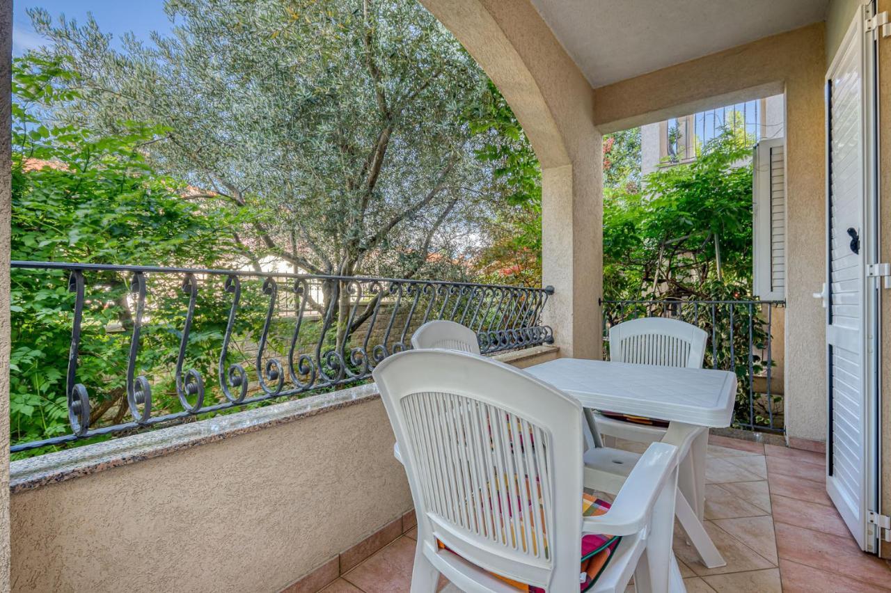 House Laura 200M From The Beach And The Center Apartment Porec Bagian luar foto